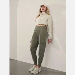 NWT Athleta Venice High Rise Cargo Jogger, Moss Green
